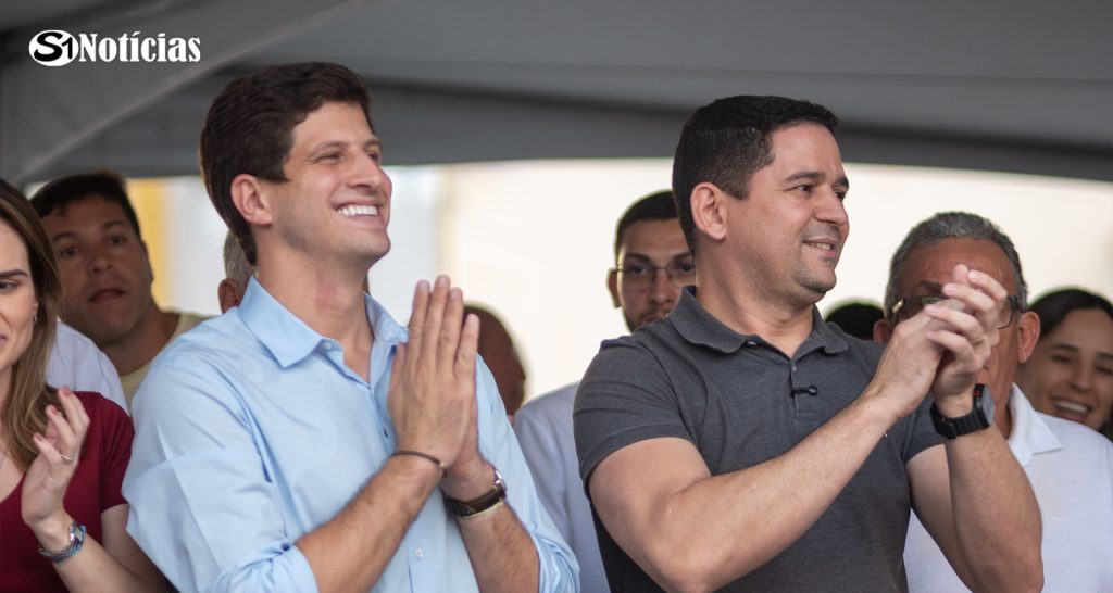 João Campos e Mayco Araújo juntos durante evento realizado em Solidão