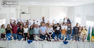 Prefeitura de Solidão realiza solenidade de assinatura de bolsas de estudos para 2026